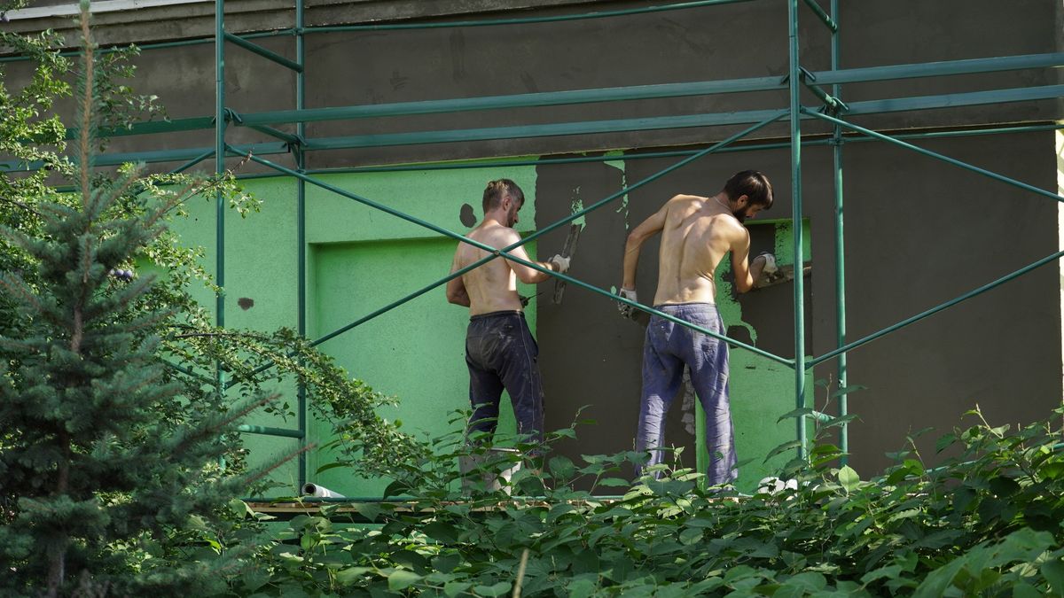 Fotky ukazují, co dělají Rusové v Mariupolu